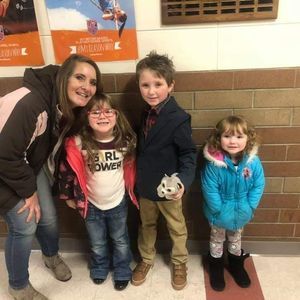 Meet your Posher, Tins